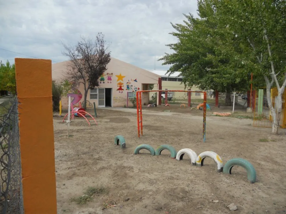 Miles de familias de Viedma inscriben a sus hijos para el ciclo escolar 2021