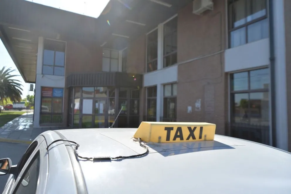 Taxistas piden garantías para poder trabajar sin riesgos de covid