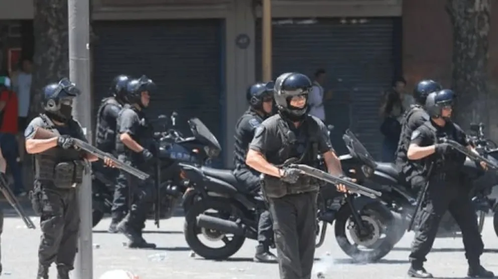 Crean un programa para regular el uso de armas de fuego en fuerzas de seguridad
