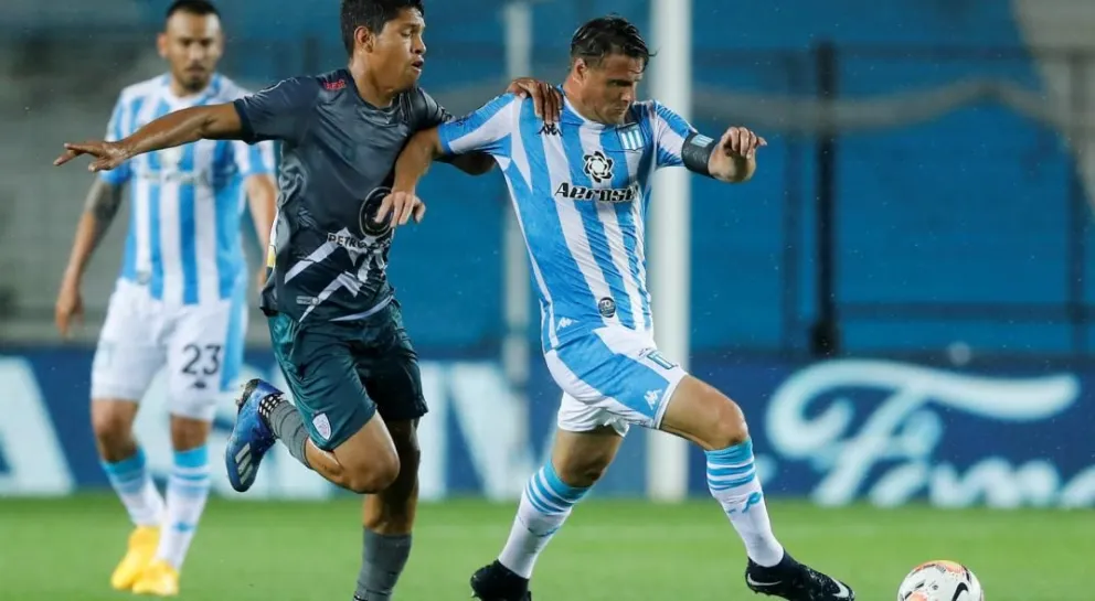 Racing ganó, pero terminó segundo en su grupo