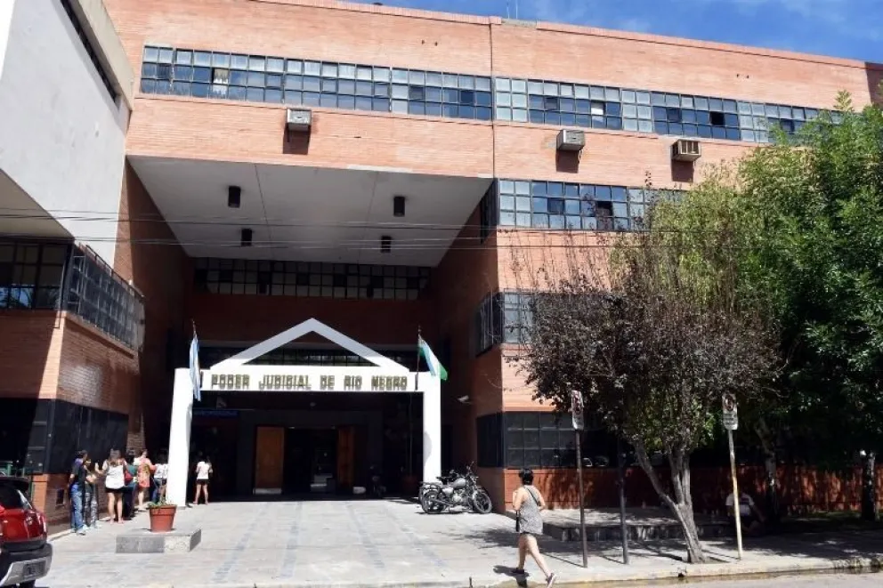 Supersueldos de jueces rionegrinos, la gente expresó su posición