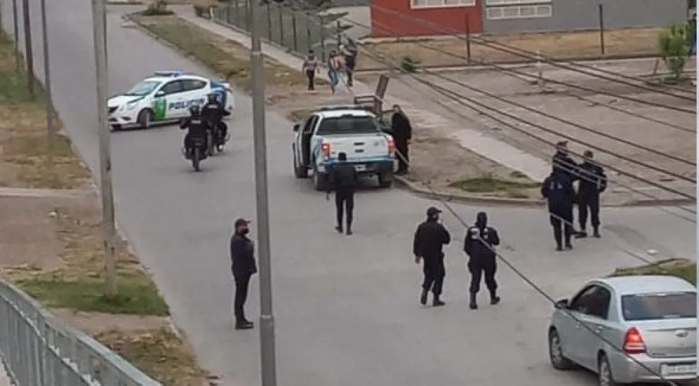 Robaron en una carnicería y detuvieron a uno de los ladrones