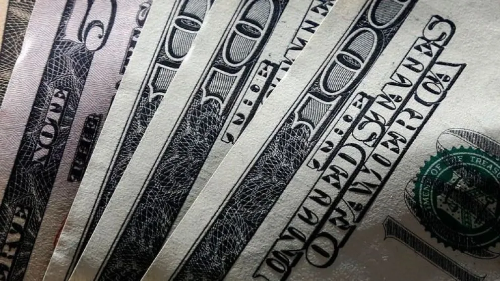 Sin parar: el dólar blue sube a 195 pesos