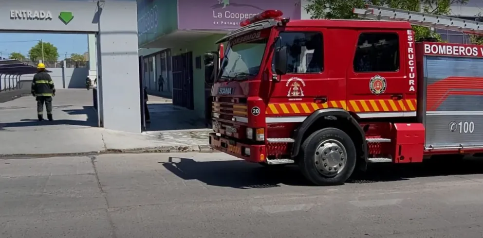 Hubo un incendio en la Unicoop de Patagones: hay un hospitalizado