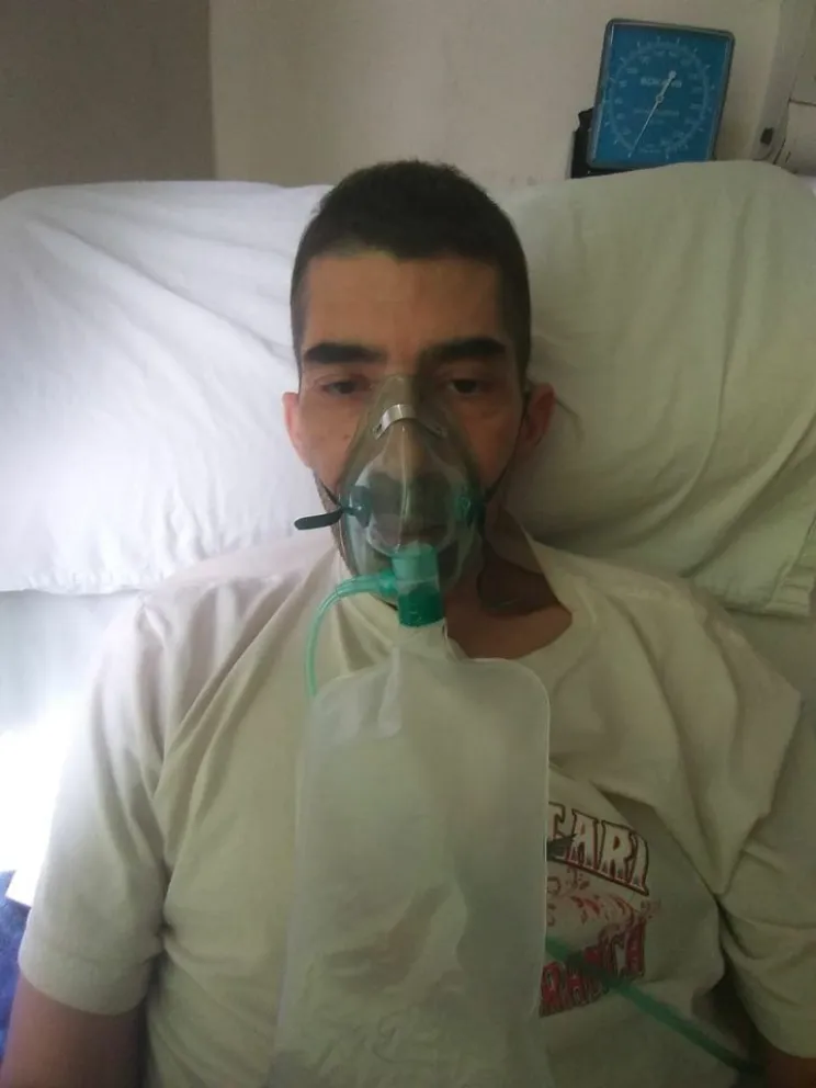 Un vecino apela a la comunidad para conseguir una mochila con oxígeno