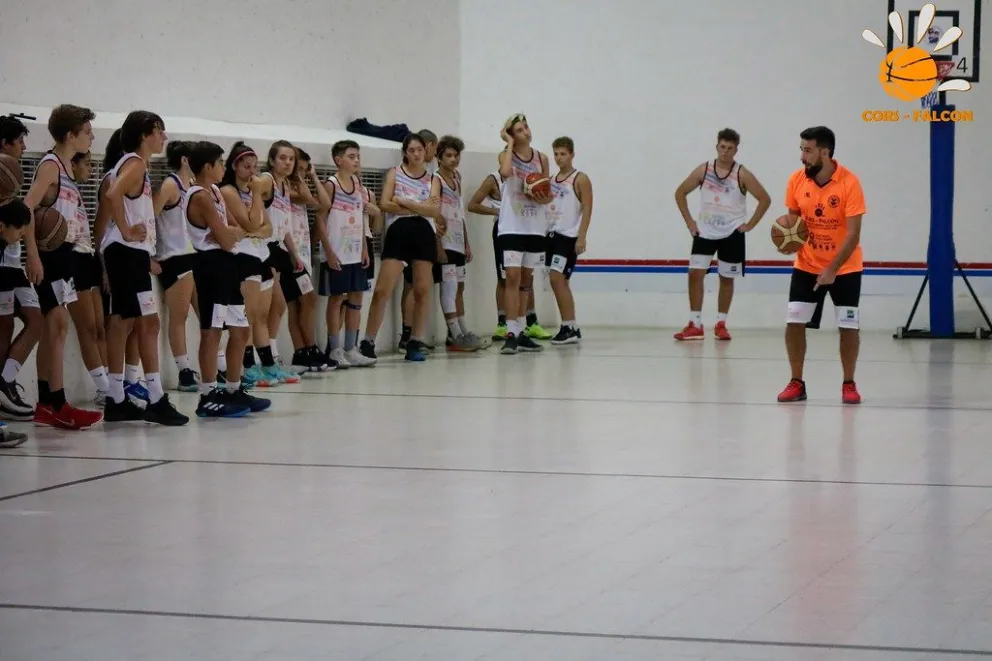Entrenadores de básquet aprovechan la pandemia