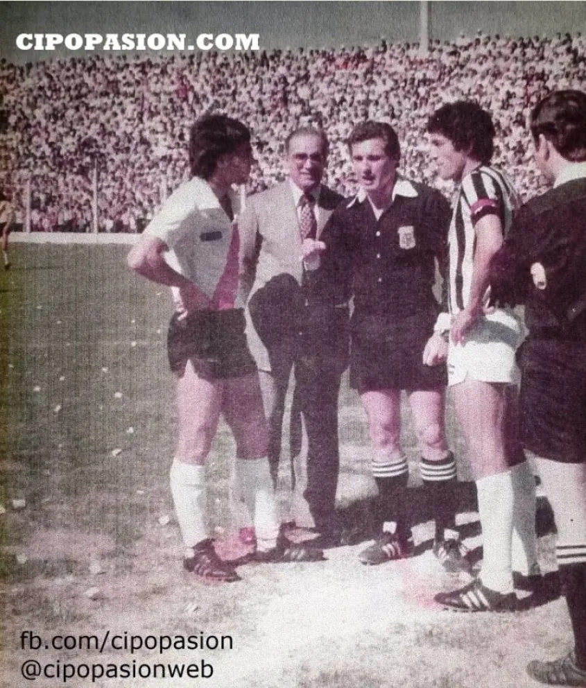 Homenaje al Bambi Flores: así despidieron a la leyenda del fútbol regional