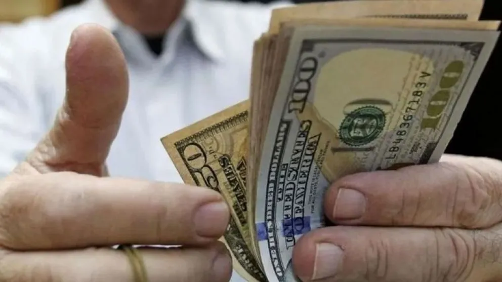 El dólar blue bajó $8 y se cotiza a $187