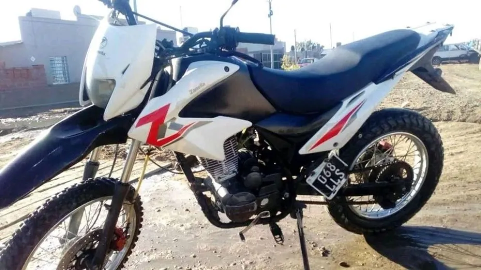 Le robaron la moto en una usurpación