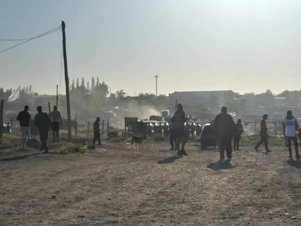 Roca: Aseguraron que el desalojo fue pacífico y que el conflicto inició después