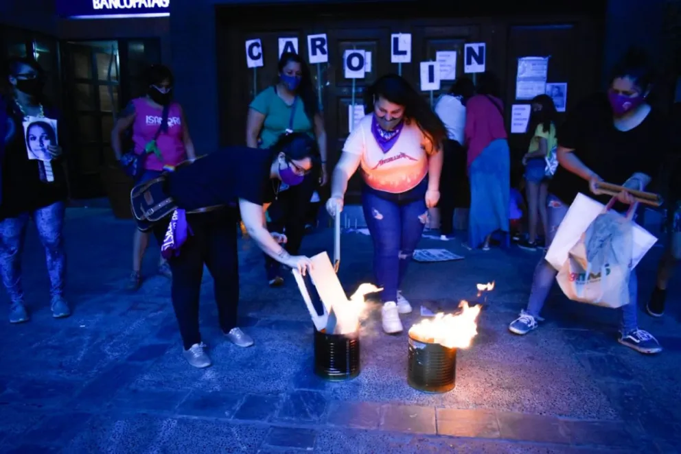 Mujeres se movilizaron por Carolina y cuestionaron el accionar de la Justicia