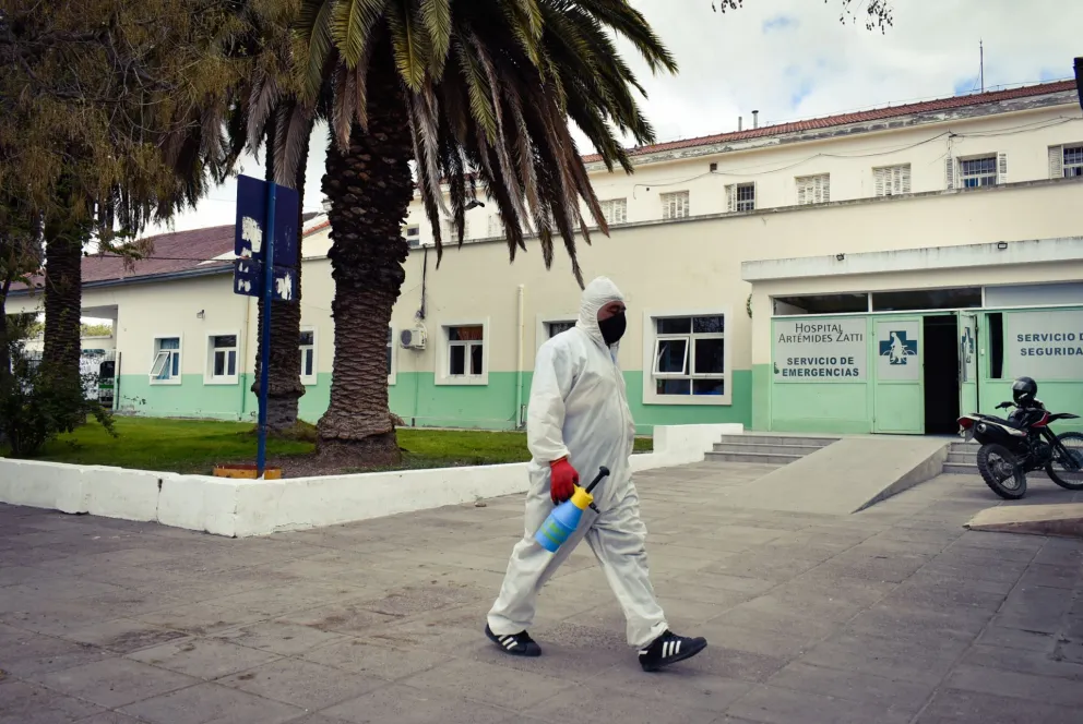 Dos muertes en Viedma, aumento de casos y menos camas disponibles