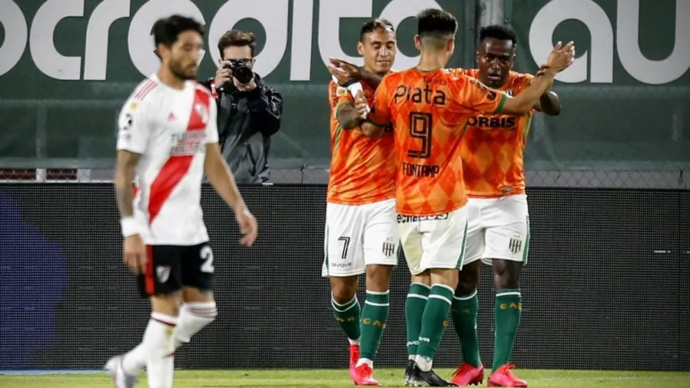 Debut en falso para River: no jugó bien y cayó 3-1 con Banfield