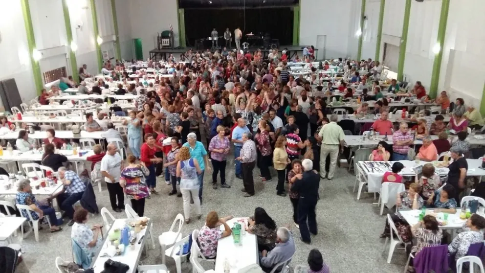 Con un “Abuelazo Virtual”, festejan 25 años junto a los abuelos