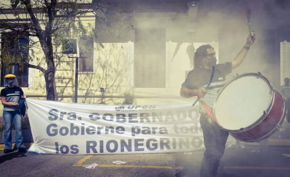 Ruidosa marcha de UPCN: "Hay empleados de primera y empleados de segunda"