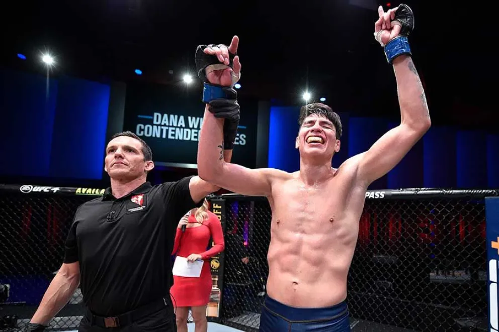 Mirá el video del nocaut bestial de Bahamondes que le dio un contrato en UFC