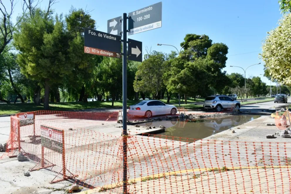 La obra que corta la costanera continuará un mes más