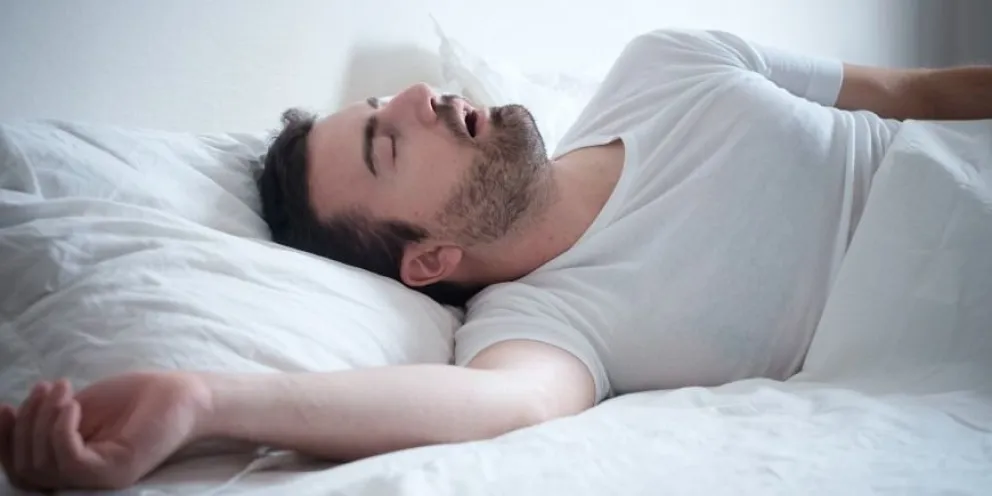¿Por qué hablamos mientras dormimos?