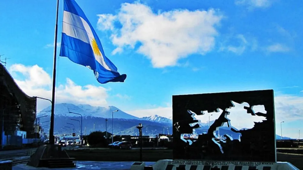 Se cumplen 200 años del primer izamiento en Islas Malvinas