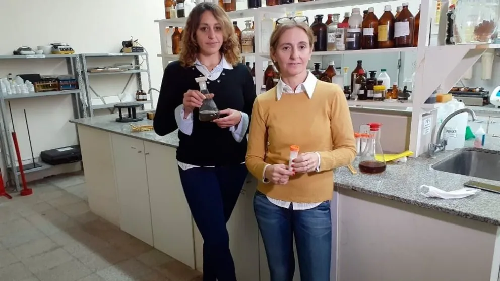 Científicas argentinas desarrollan un spray para repeler el coronavirus de objetos y ropa