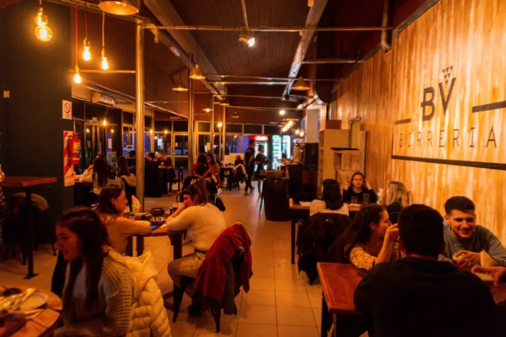 Viedma: Habilitan iglesias y templos y amplían horarios de locales gastronómicos