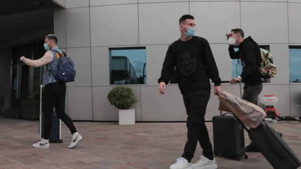 Eliminatorias: Leo Messi llegó al país junto a Paredes y Di María