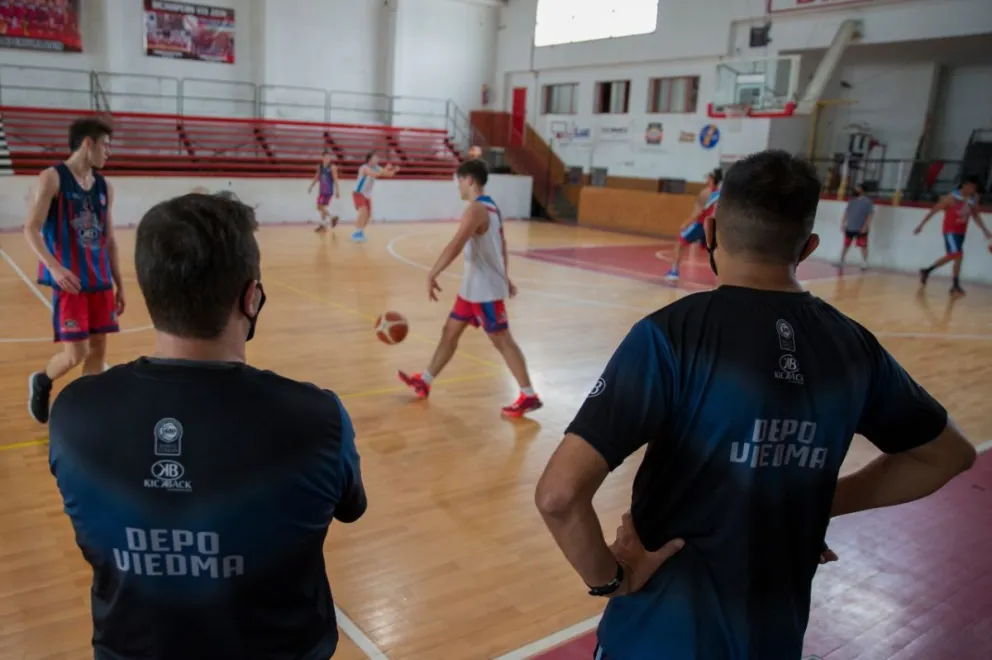 Deportivo Viedma: comenzaron a entrenar los juveniles del Plan de Reclutamiento