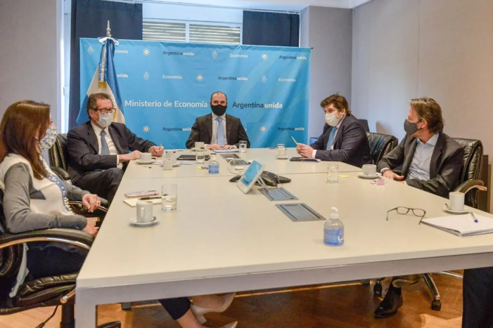 Ya llegó al país la misión del FMI y se inician las reuniones con el Gobierno