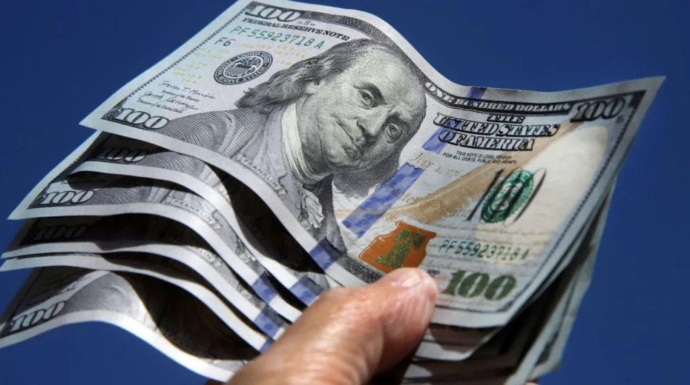 En alza: el dólar blue saltó $13 y se vende a $162