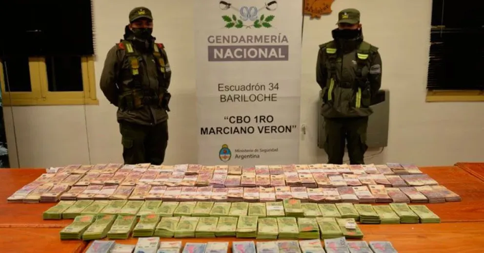 Funcionaria provincial fue sorprendida transportando 3 millones de pesos