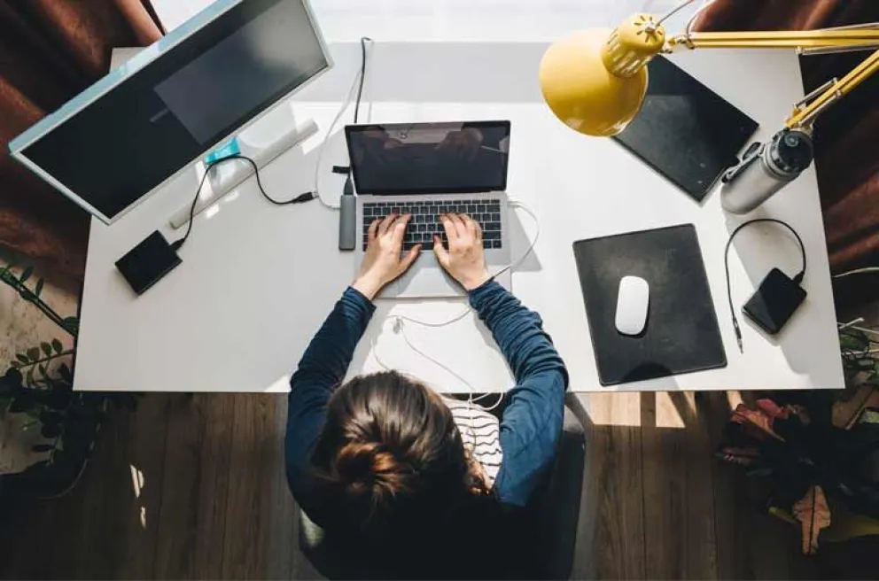 Plantean un impuesto al teletrabajo del 5%