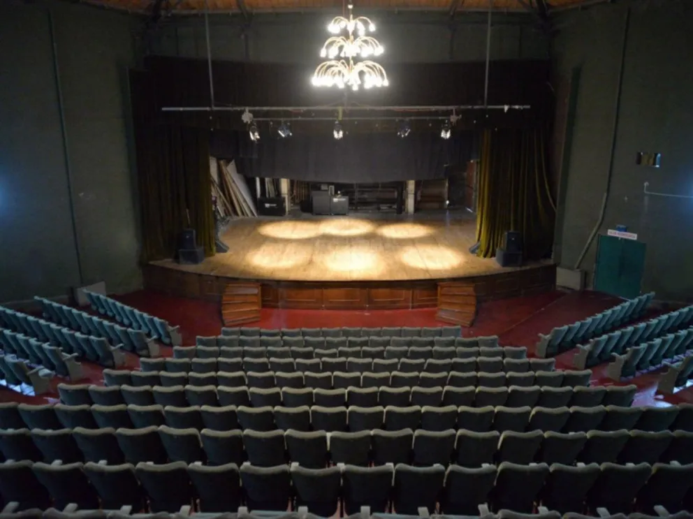 El escenario del Centro Cultural se reactiva para ayudar a artistas locales
