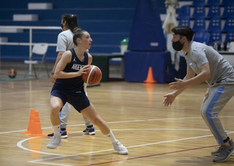 “El básquetbol femenino tiene mucho potencial”