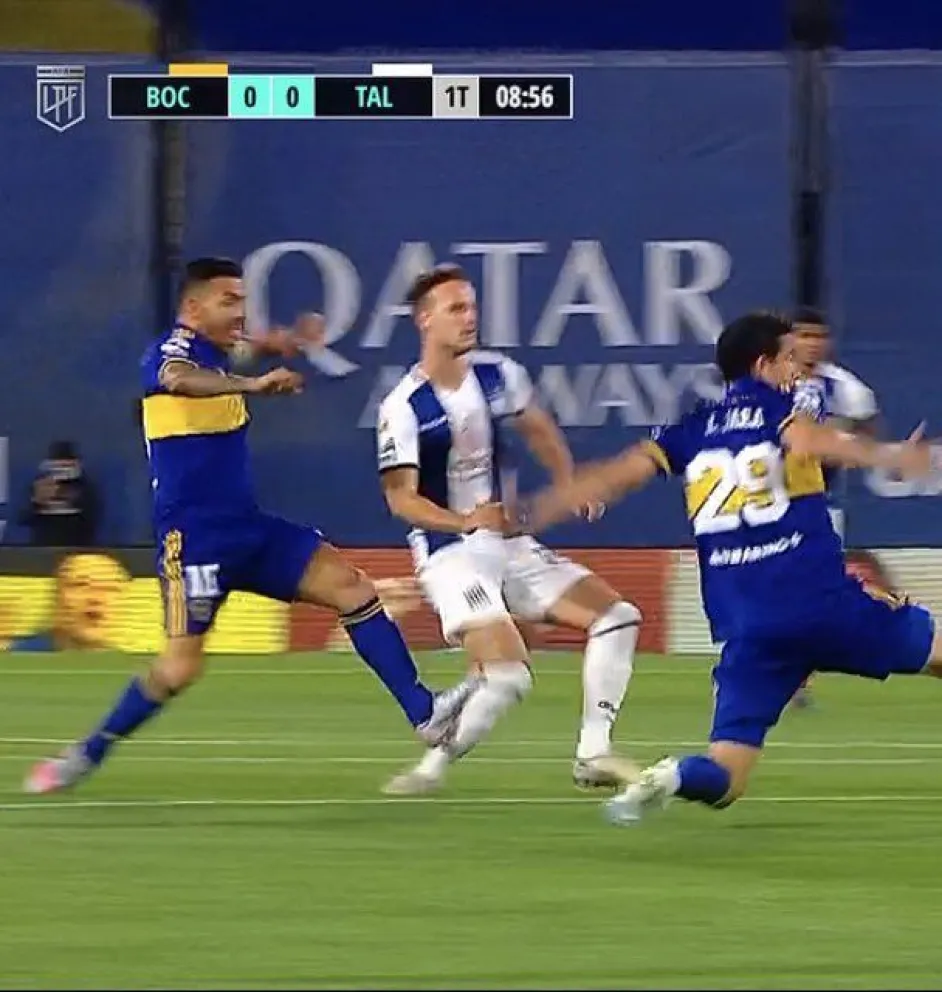 Tevez habló sobre la jugada del planchazo criminal a Pochettino