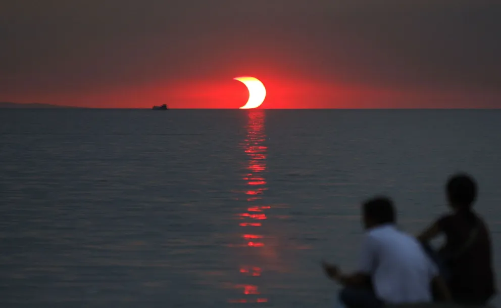 Analizan decretar el asueto administrativo para el día del eclipse