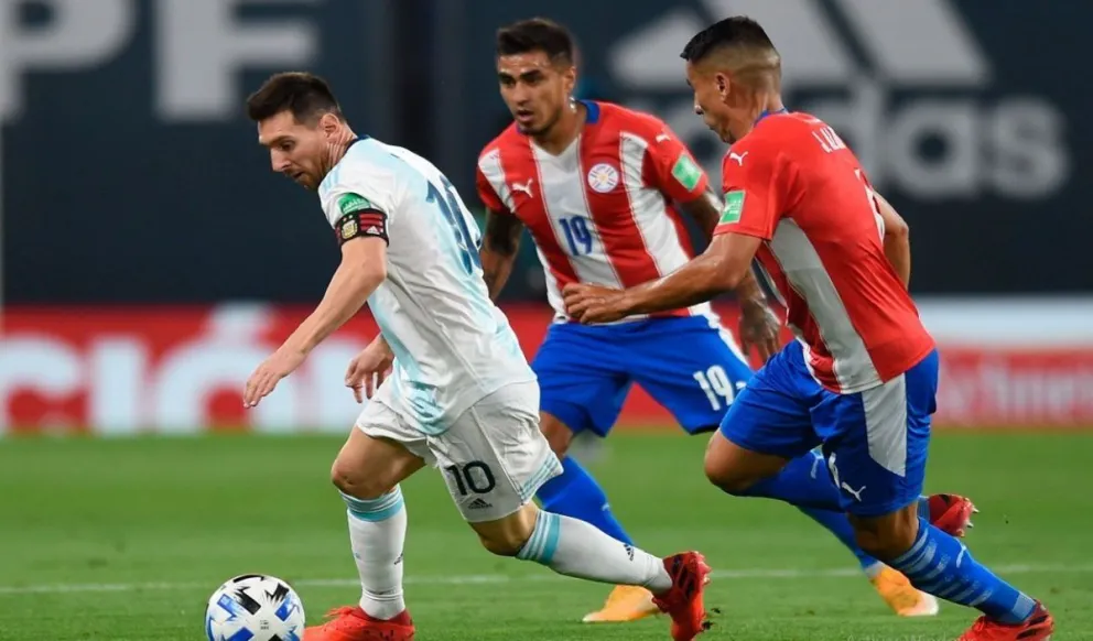 Eliminatorias: horario, TV, formaciones y cómo ver online Perú-Argentina