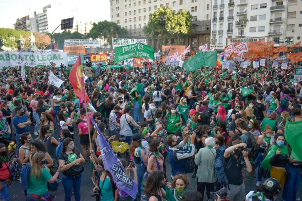 Noticias en la plaza del Congreso, en el inicio de la campaña a favor del aborto