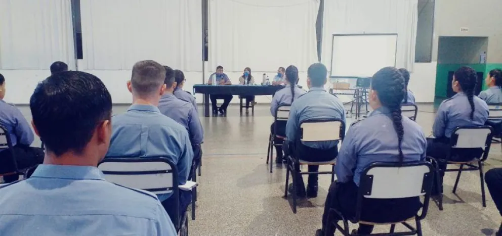 Cadetes de la Policía de Río Negro se capacitaron en temáticas de género