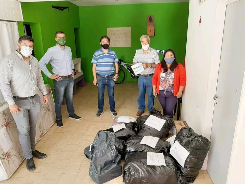 Rotary Club donó ropa y calzado para los vecinos de Viedma