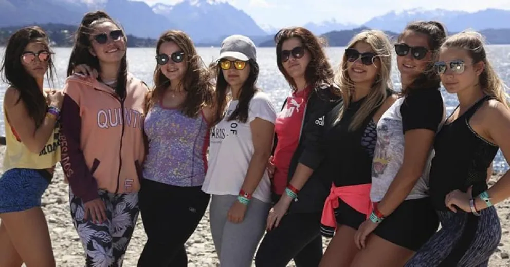 Esperan que en diciembre lleguen 2500 estudiantes por semana a Bariloche