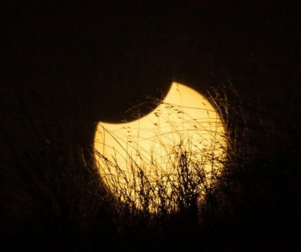 Claves para hacer las mejores fotos del eclipse solar patagónico