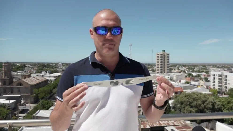 Cómo utilizar los lentes aptos para el eclipse