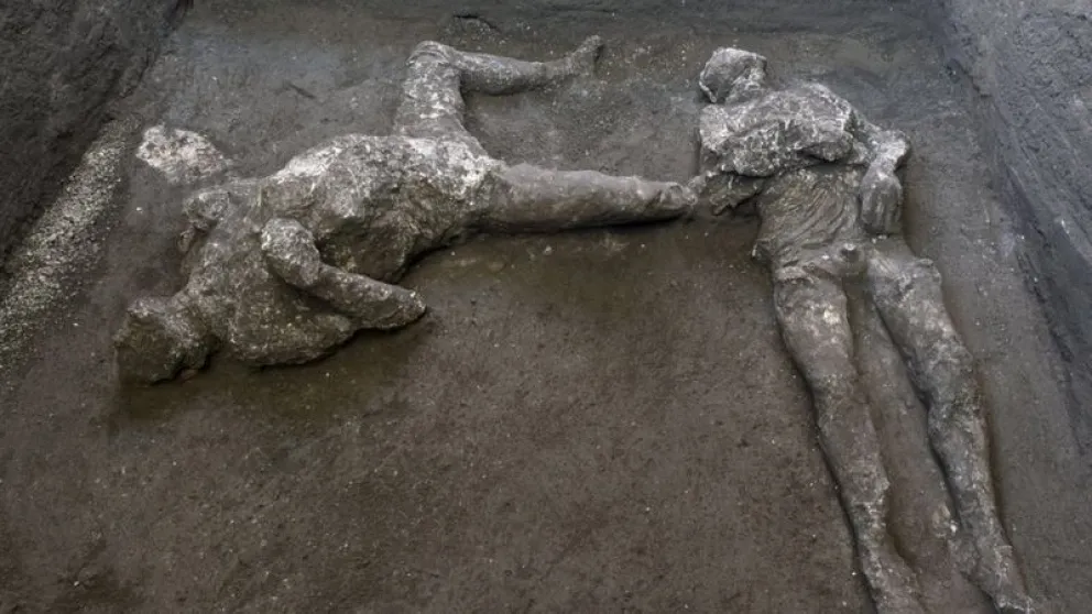 Increíble hallazgo: descubren los restos de dos hombres en Pompeya