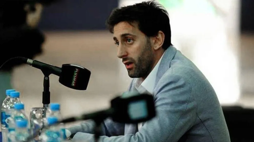 Milito renunció a la Secretaría Técnica de Racing