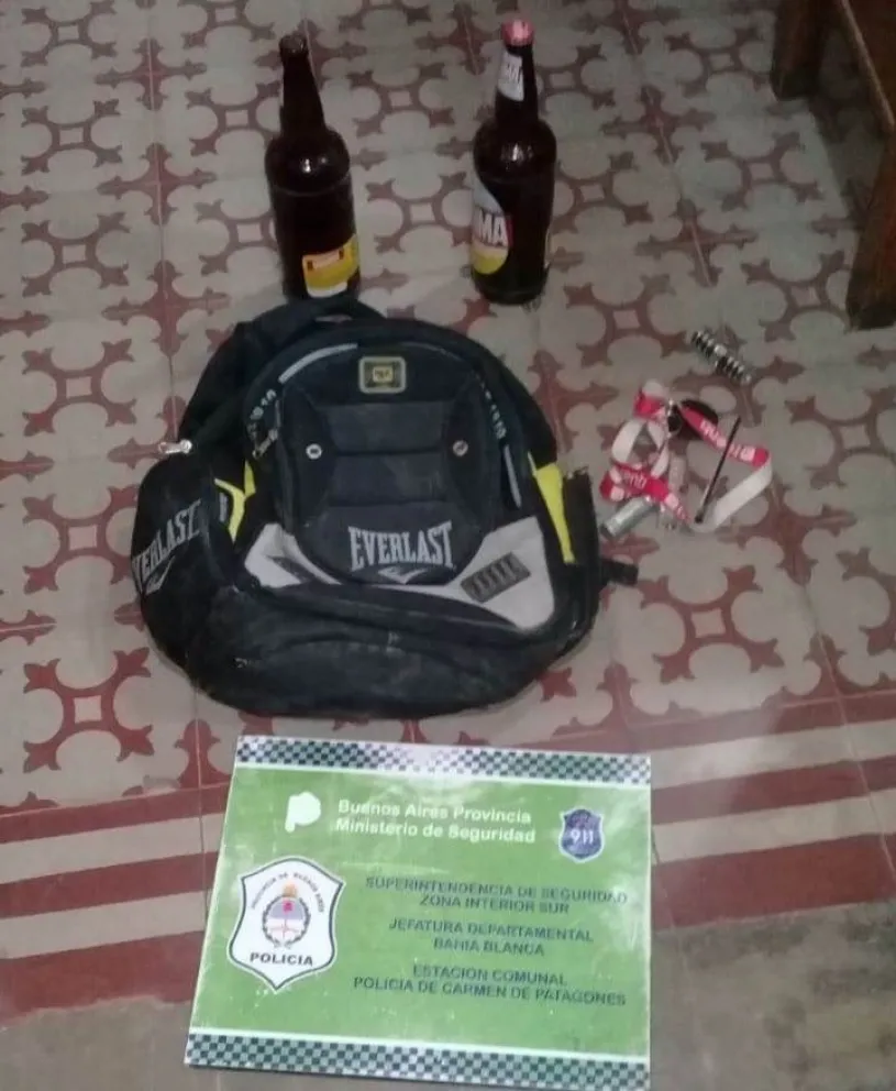 Joven detenido por violentar un vehículo y robar pertenencias