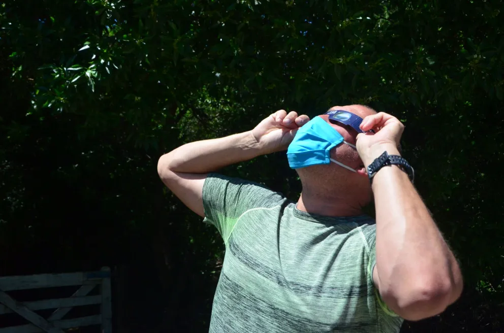 Eclipse solar: Cuánto tiempo se podrá ver, a qué hora y cómo usar los anteojos especiales