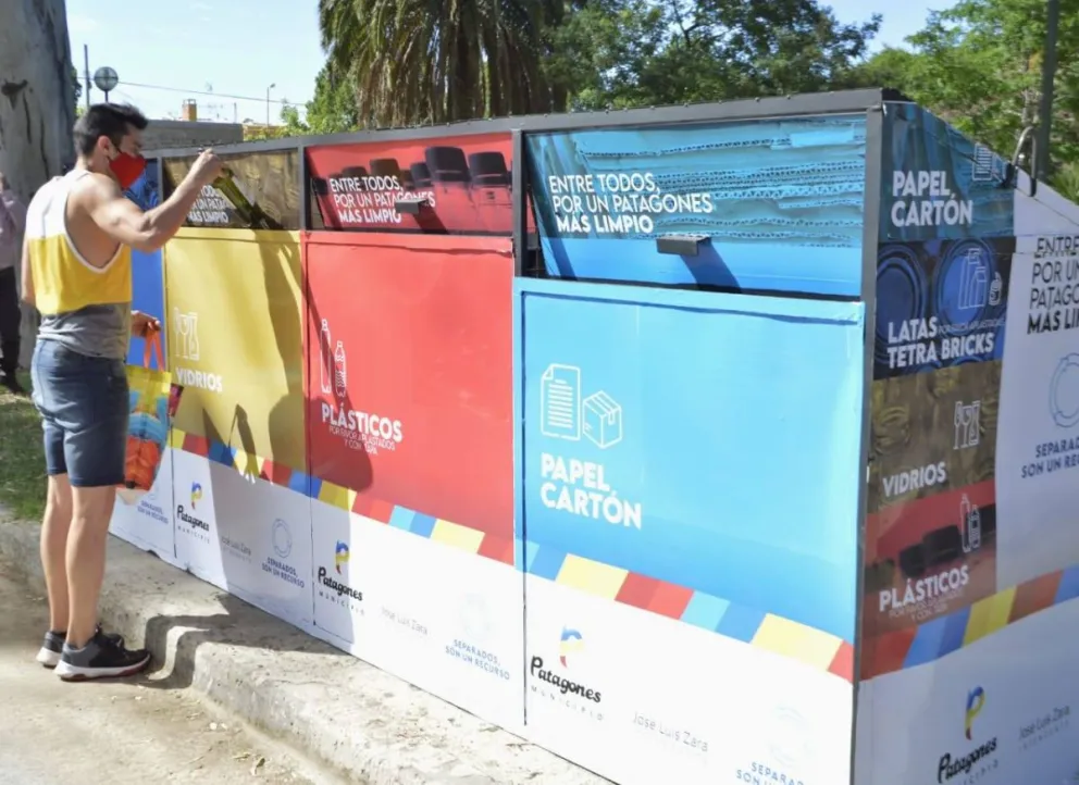 Se instaló el primer contenedor reciclable en Carmen de Patagones
