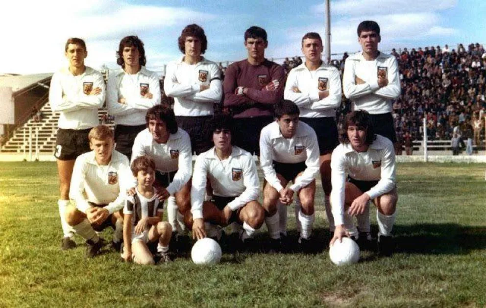 El primer grito de gol de Maradona con la selección fue en suelo rionegrino