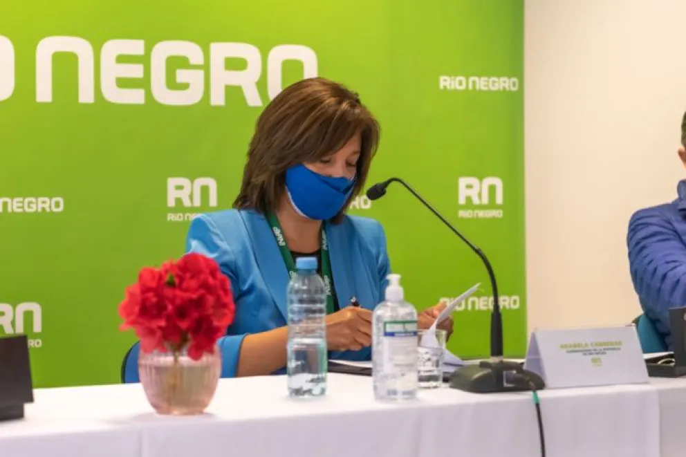 La gobernadora aislada rearma su agenda
