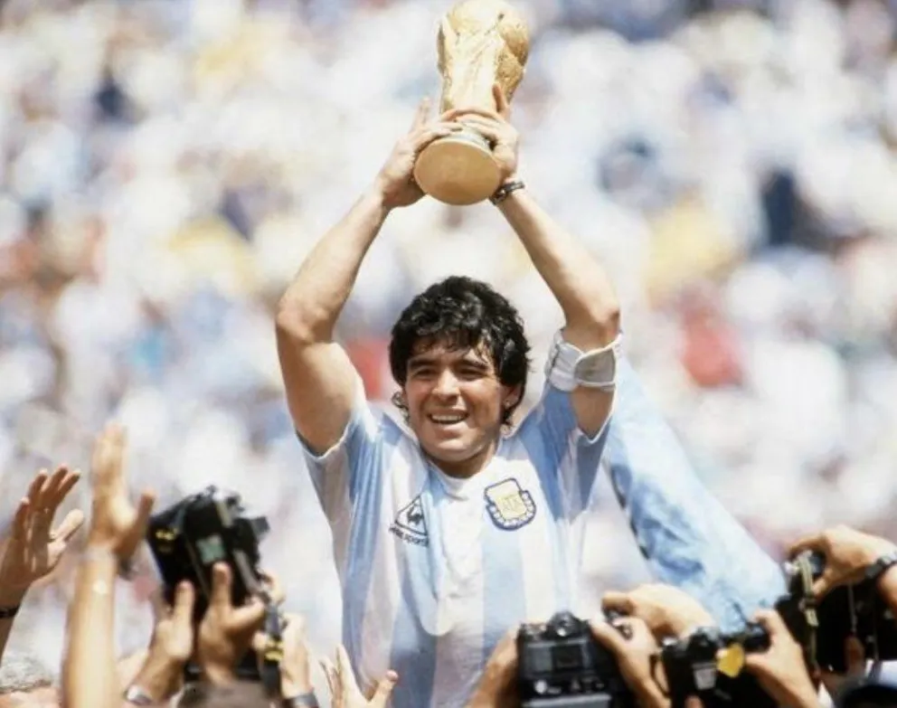 Río Negro adhiere al duelo nacional por el fallecimiento de Diego Maradona